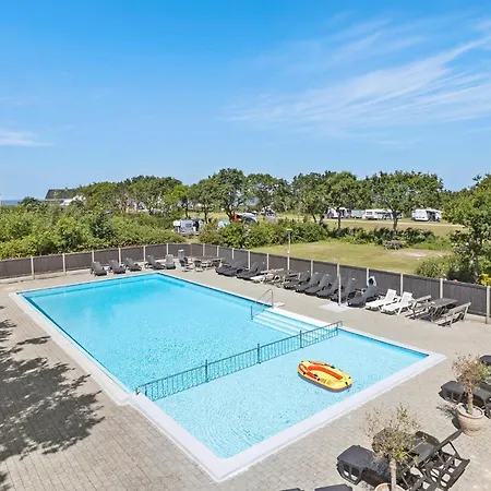 4 Bedroom Beautiful In Tarm