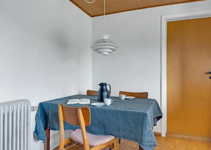 Nyaraló 4 Bedroom Beautiful In