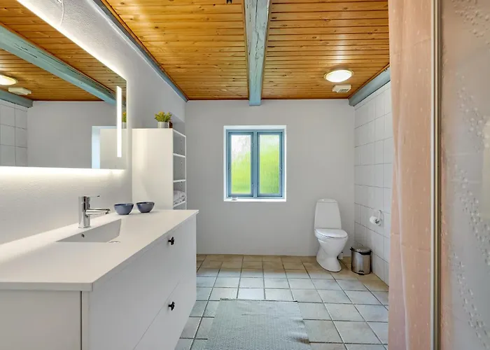 4 Bedroom Beautiful In Nyaraló *