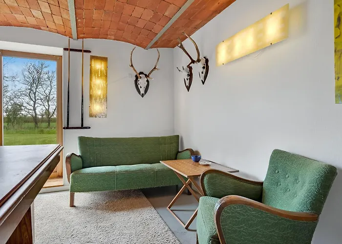 4 Bedroom Beautiful In Tarm