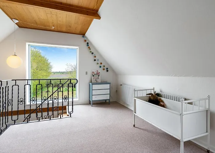 4 Bedroom Beautiful In Nyaraló