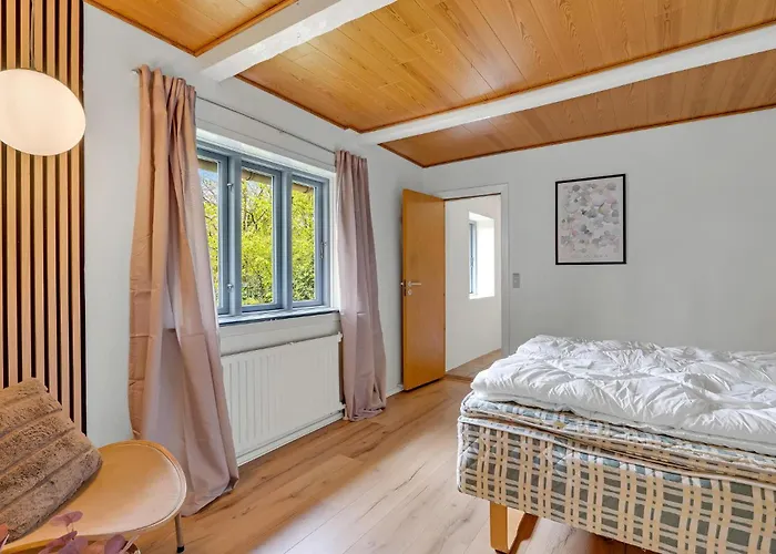 4 Bedroom Beautiful In *