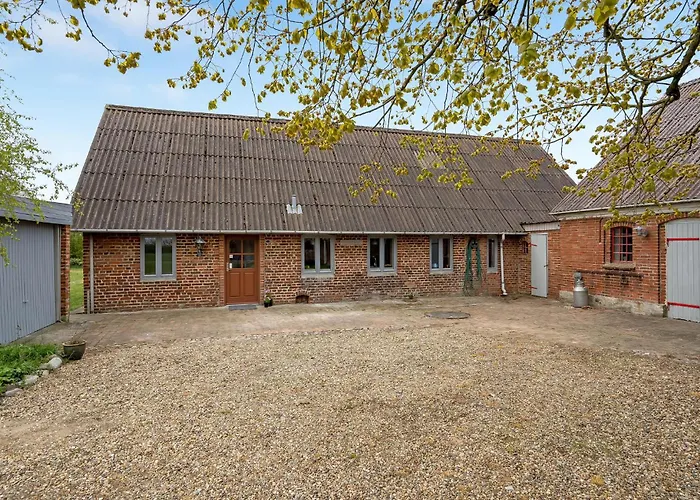 4 Bedroom Beautiful In