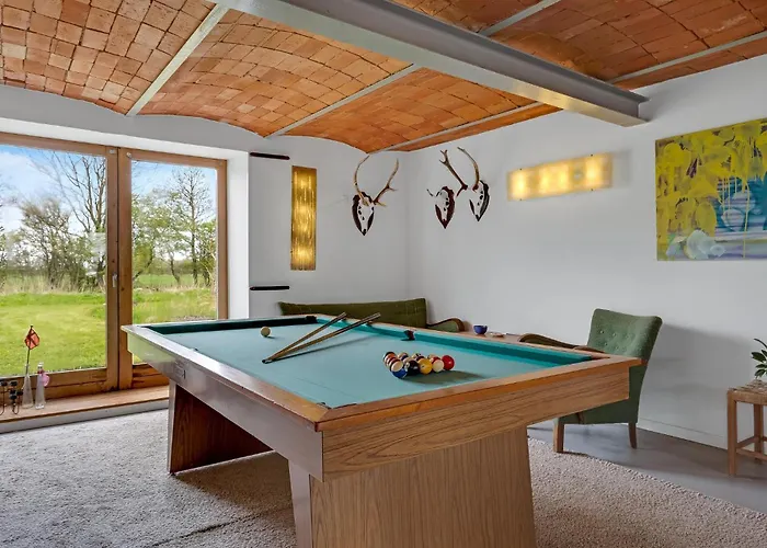 4 Bedroom Beautiful In Tarm